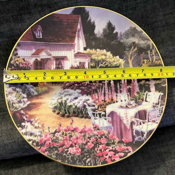 1992 Country Garden Cottages collection - Picture 2 of 3